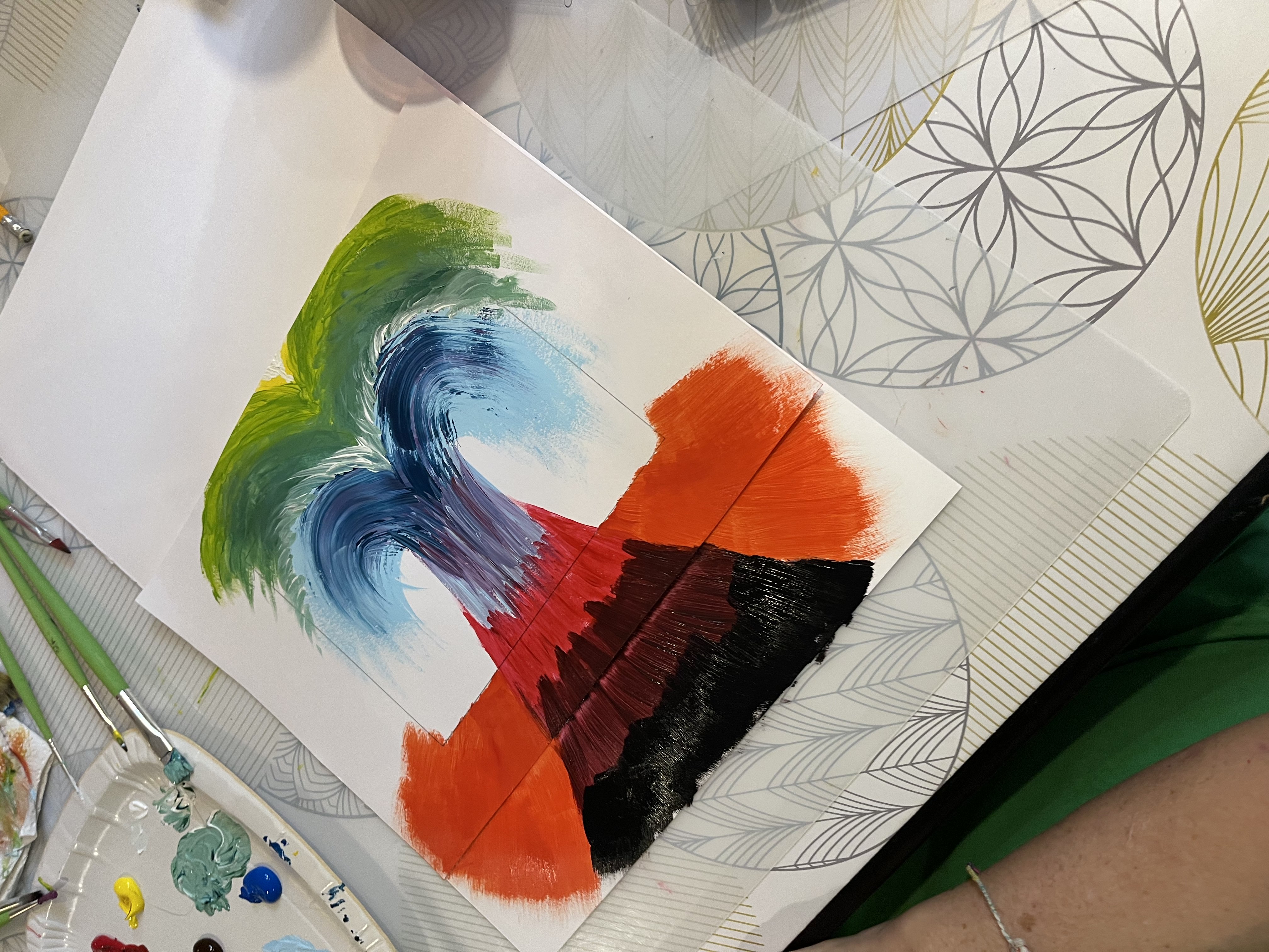 Jeune en atelier d'expression artistique — espace d'accompagnement HeartCanvas pour institutions